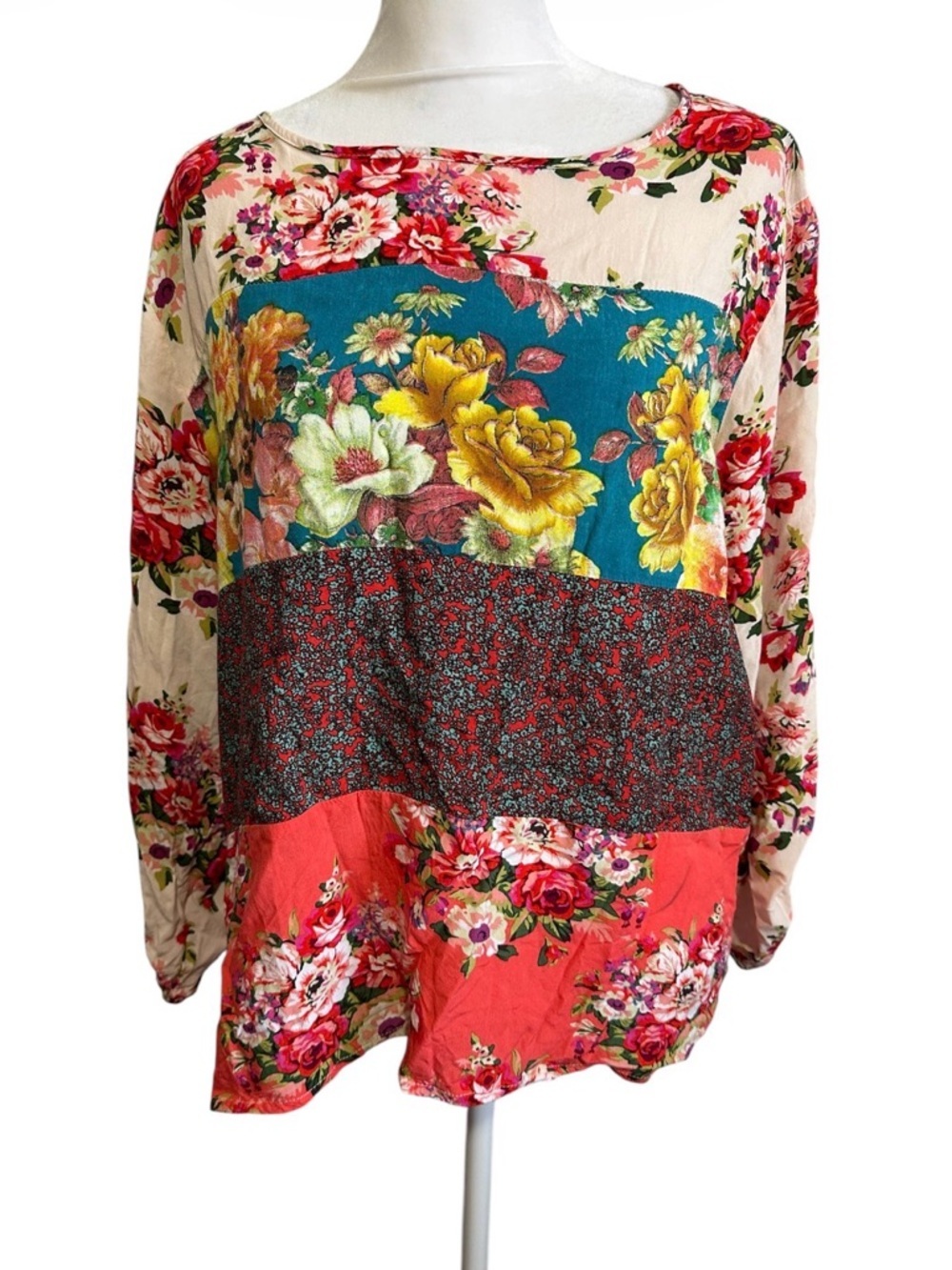 Caleooa Floral Patchwork Long-Sleeve Top in Coral & Teal size L